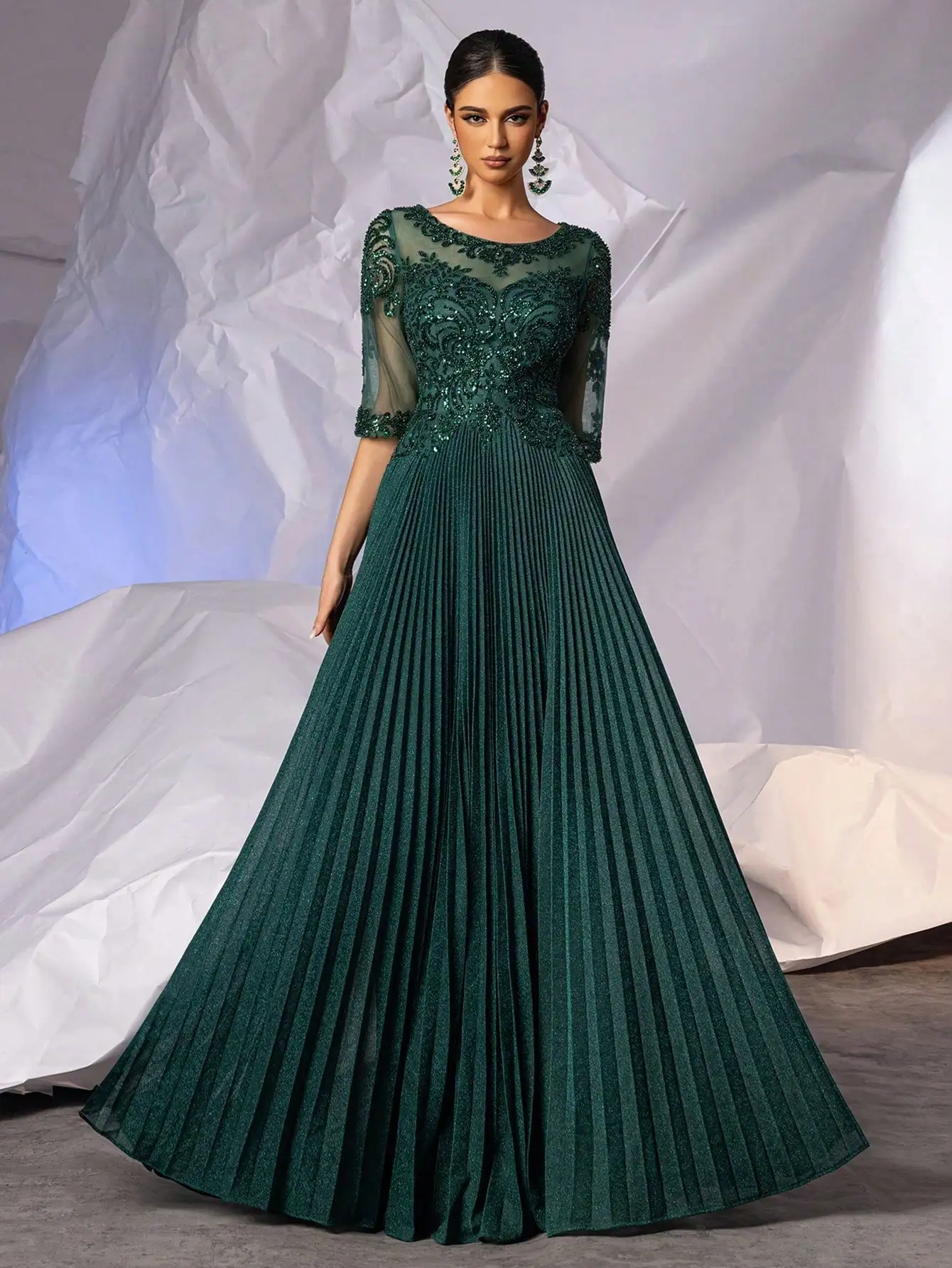 

Emerald Green A-Line Evening Gown with Sequin Beading and Pleated Skirt for Formal Events