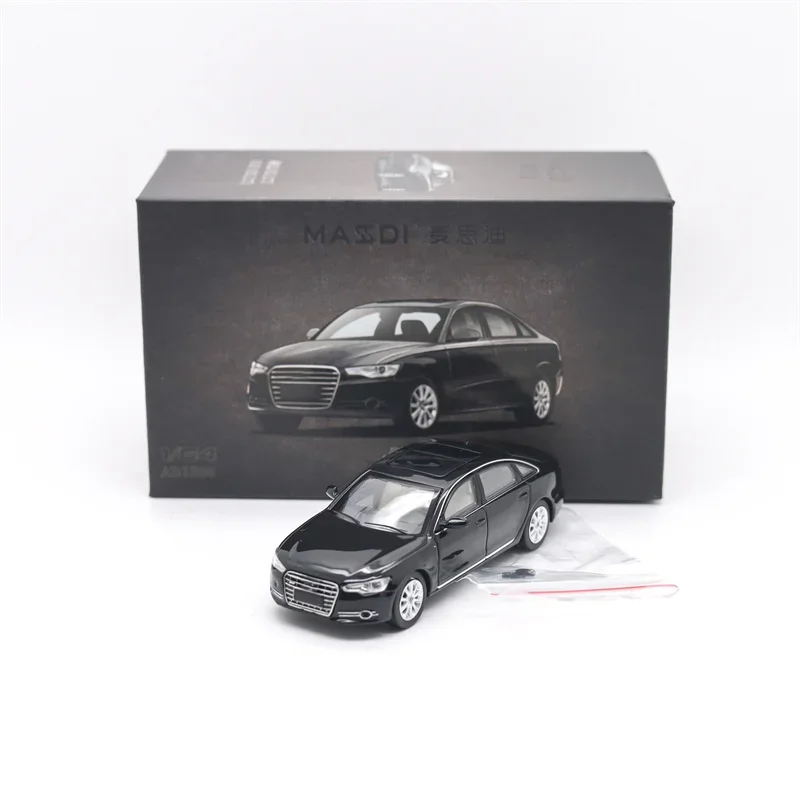 

Модель автомобиля MASDI 1:64 A6L (C7) черного цвета под давлением