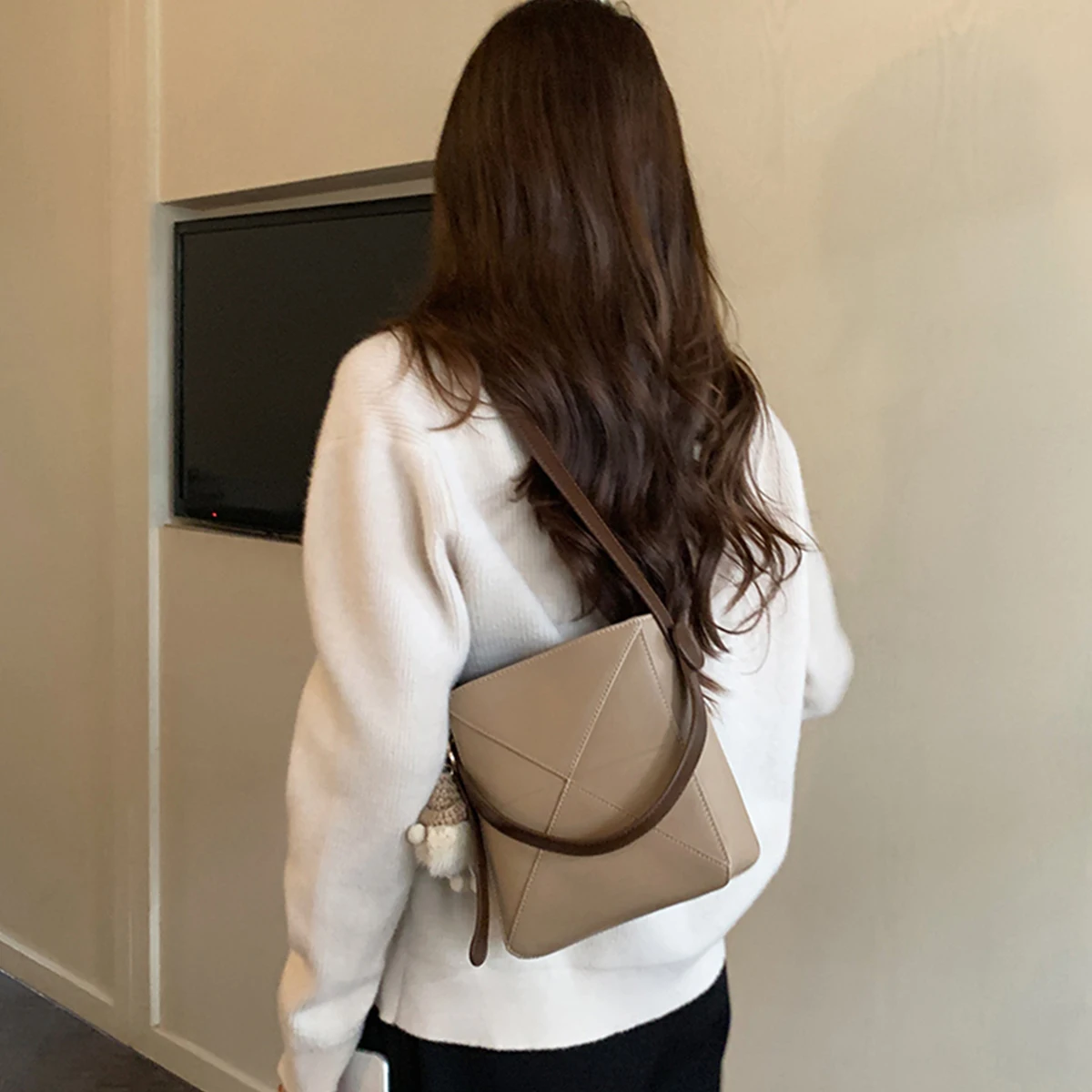FOXER Chic Cowhide Leather Tote Bag Women's Shoulder Bag 2026 New Geometric Design Ladies Bucket Handbag