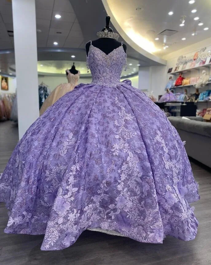 Vestido de quinceañera de lujo Lila lavanda, lentejuelas brillantes, apliques hechos a mano, corsé de flores, vestido de quinceañera