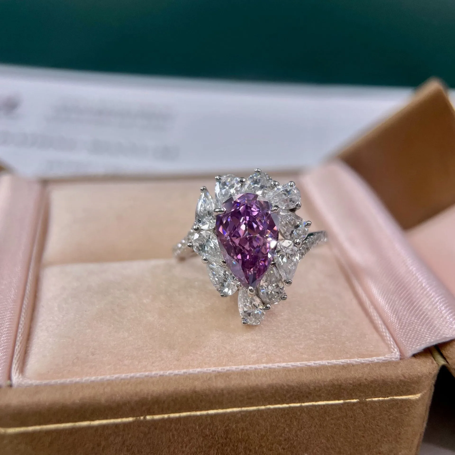 

Style Pink Sparkling Zircon Princess Square Engagement Ring for Ladies and Girlfriends Luxury Proposal Gift Fashion Jewelry