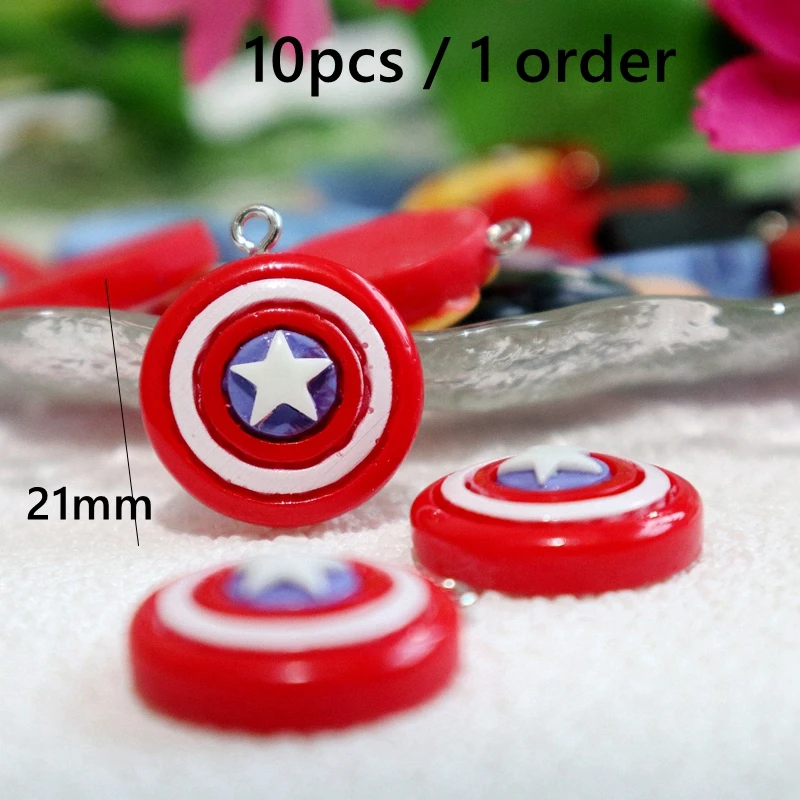 10 STKS Cartoon Anime Superheld Hars Hangers, Flat-back Trendy Charms voor DIY Ketting Armband Sieraden Maken Sleutelhanger Accessoire