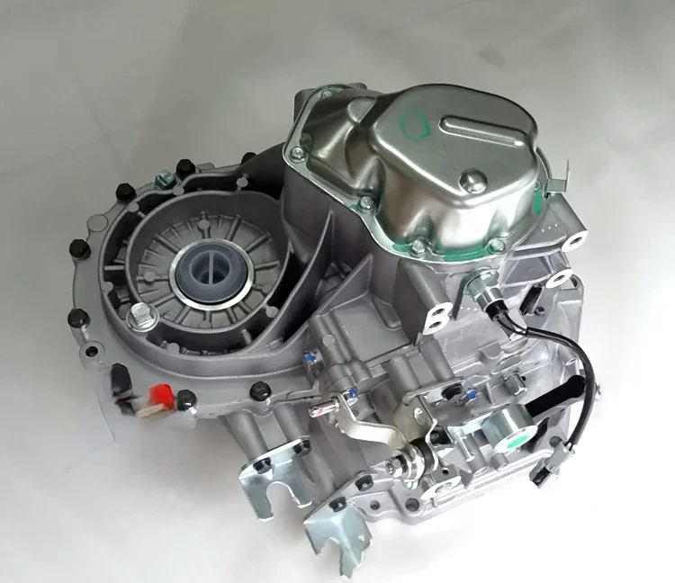 Applicable to Rongwei 350 360 550 Mg Mg3 Manual Automatic 1.3 1.5 1.8 Amt Gearbox Gearbox Assembly