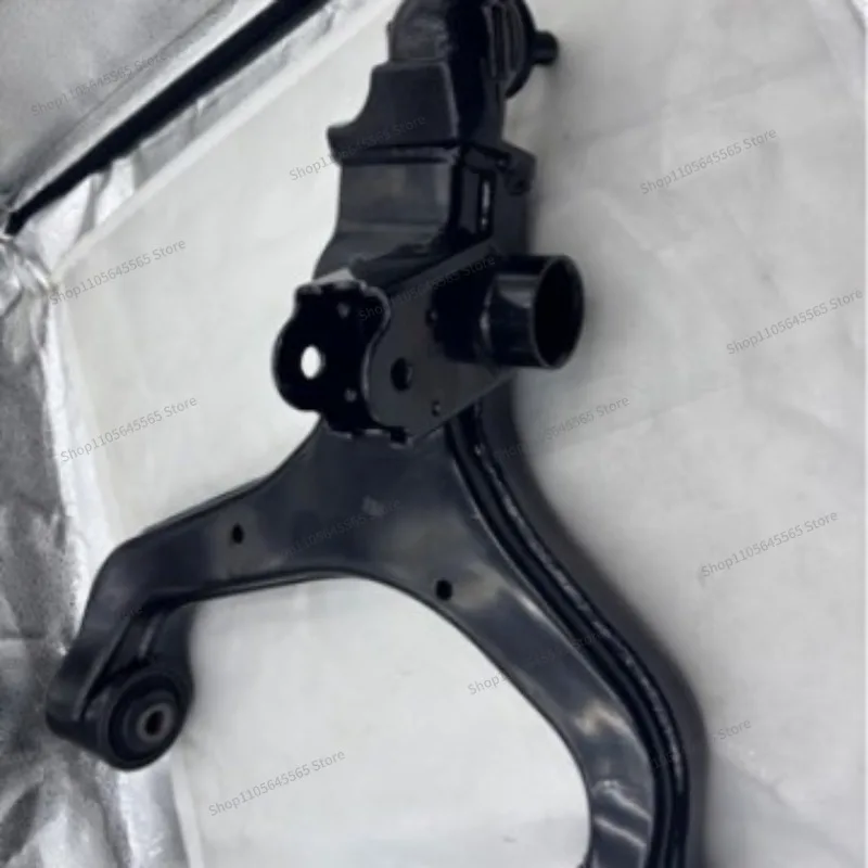 Suitable for 4450132100 front lower suspension 4450232100 lower swing arm, two-wheel drive shock absorption