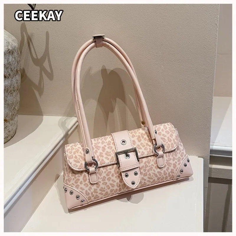 

CEEKAY Pastel Leopard Pattern PU Handbag Simple Flip Metal Buckle Decor Full Matching Long Shoulder Strap Rivet Detail Casual