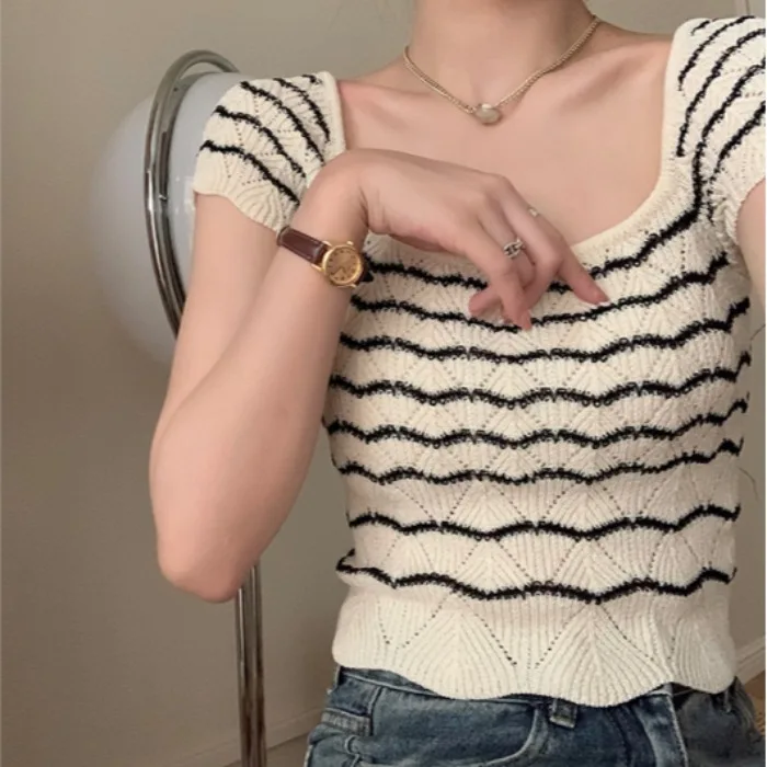 

Summer 2026 Design Sensation Square Collar Backless Straw Color Stripe Short Knitted Sweater Women's Short Sleeve T-shirt Top