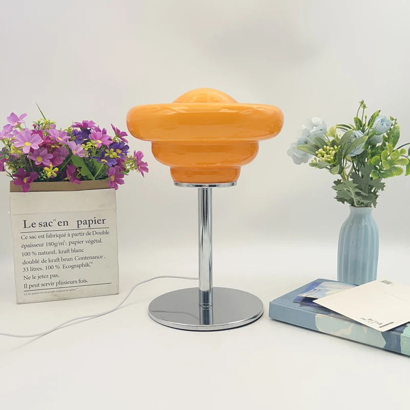 Lampu Meja UFO Biru Klein Gaya Dopamine Dress-Up, Lampu Seni Vintage Bauhaus, Lampu Ambient Gaya I untuk Kamar Tidur