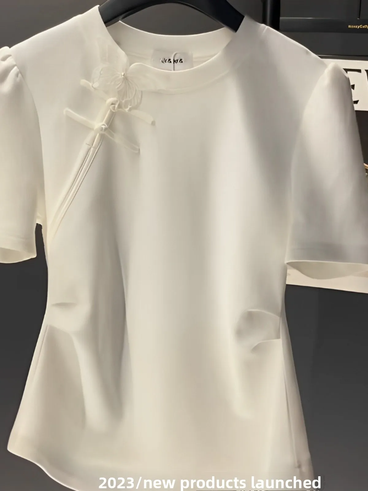 

Женская модная летняя футболка с поясом и коротким рукавом, новый европейский дизайн, белый топ с пуговицами