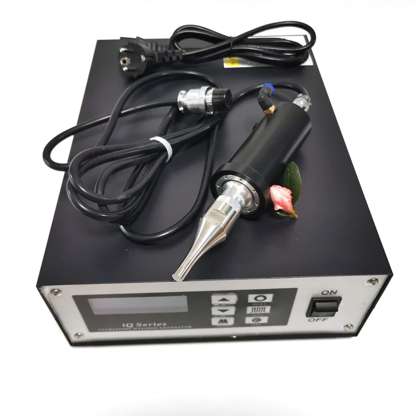 

Ручной ультразвуковой сварочный аппарат для пластиковой ткани 35 кГц, 800 Вт, аппарат для точечной сварки