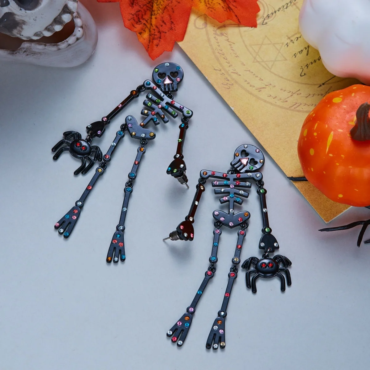 Gotische, dunkle, farbenfrohe Emaille-Totenkopf-Ohrhänger für Damen und Herren, Halloween-Strass-Skelett-Spinnen-Ohrhänger, Partyschmuck – Detail 23