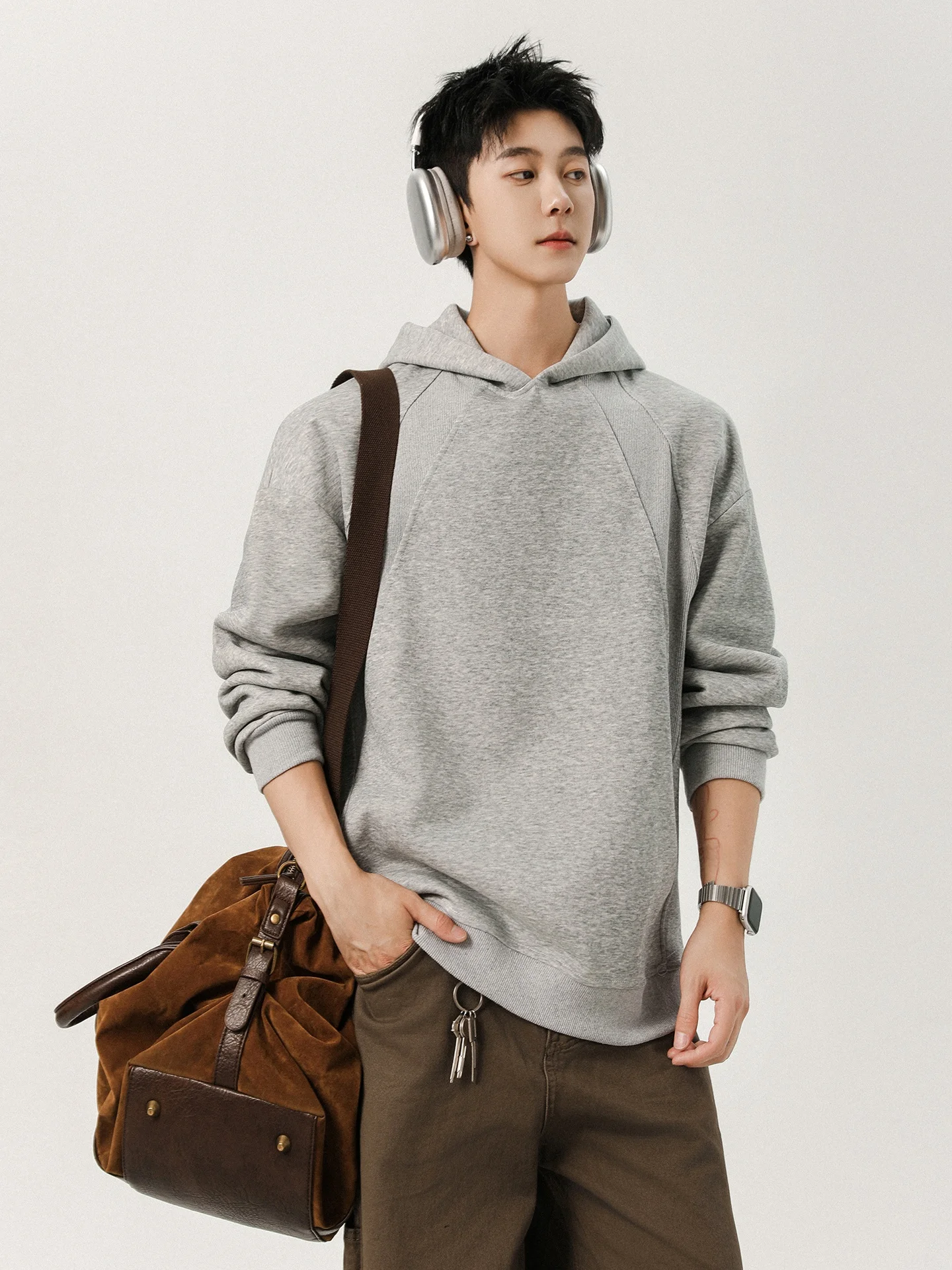 

Мужская толстовка Cleanfit American Decosition Splicing: осенне-зимняя, плотная, свободного кроя, из комфортного хлопка.