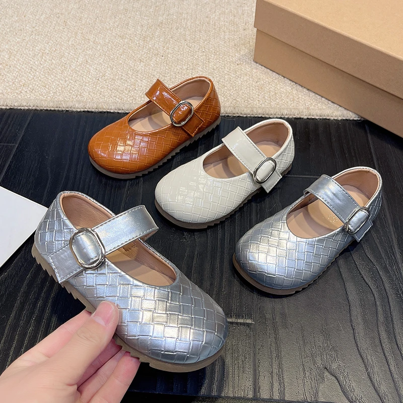 

Детские кожаные туфли Мэри Джейн для девочек с ремешком на щиколотке, новинка 2026 года, летние, на мягкой подошве, простые классические ретро-туфли для вечеринок и свадеб