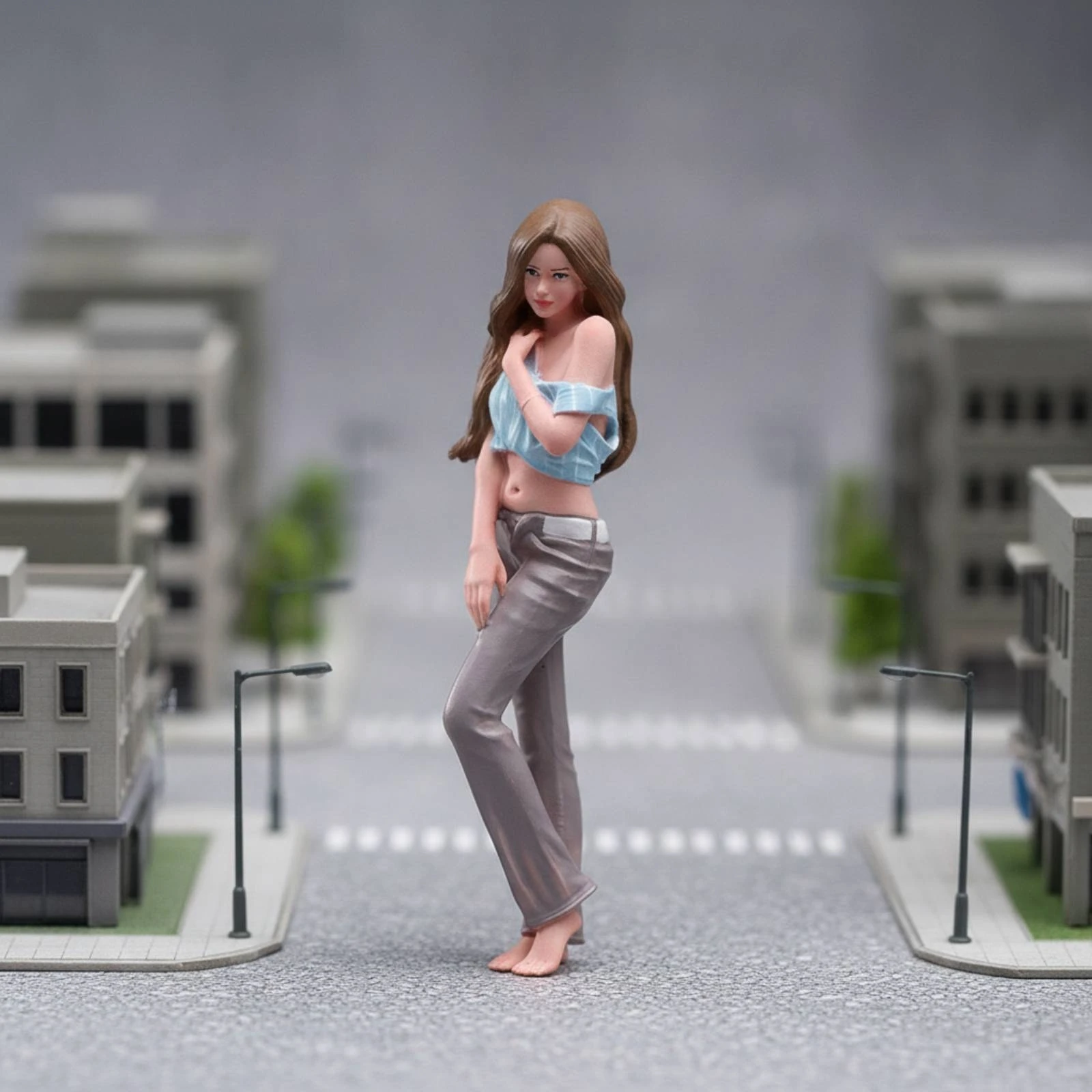 Female Figurine 1/18 Scale Diorama Figure Female Figurine with Cropped Pants Realistic Seated Lady Figure Lifelike