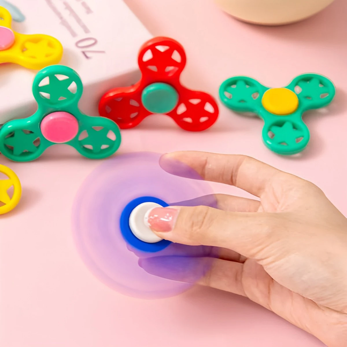 5個入り カラフルな紙箱 フィジェットトイ - ストレス解消 パーティーゲーム フィンガースピナー - 楽しい回転トップ遊び 子供と大人向け