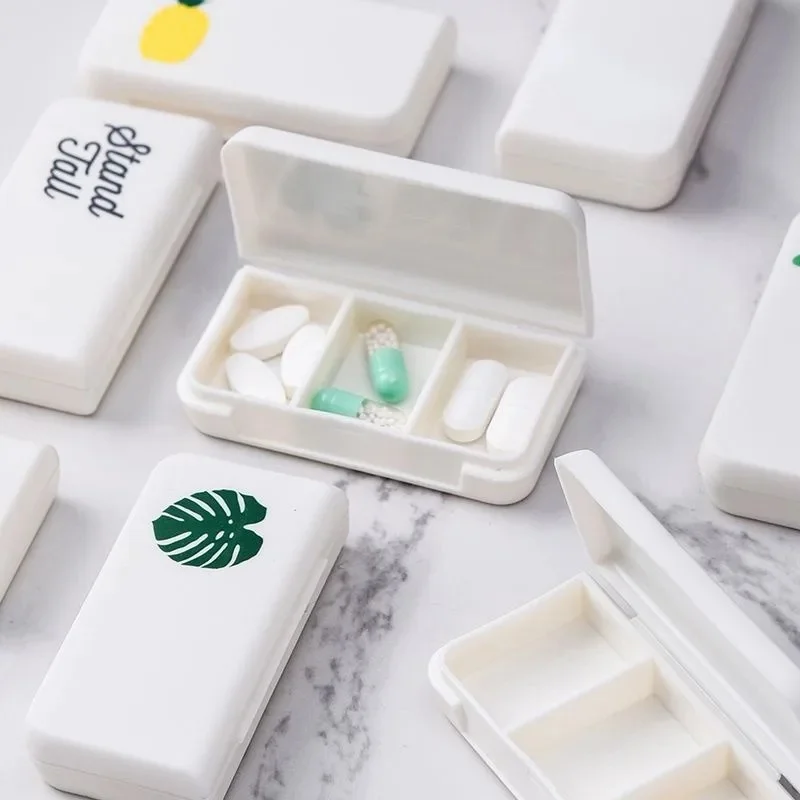 1pcs 3 Grids Mini Pill Case Plastic Travel Medicine Box Cute Small Tablet Pill Storage Organizer Holder Container Dispenser Case
