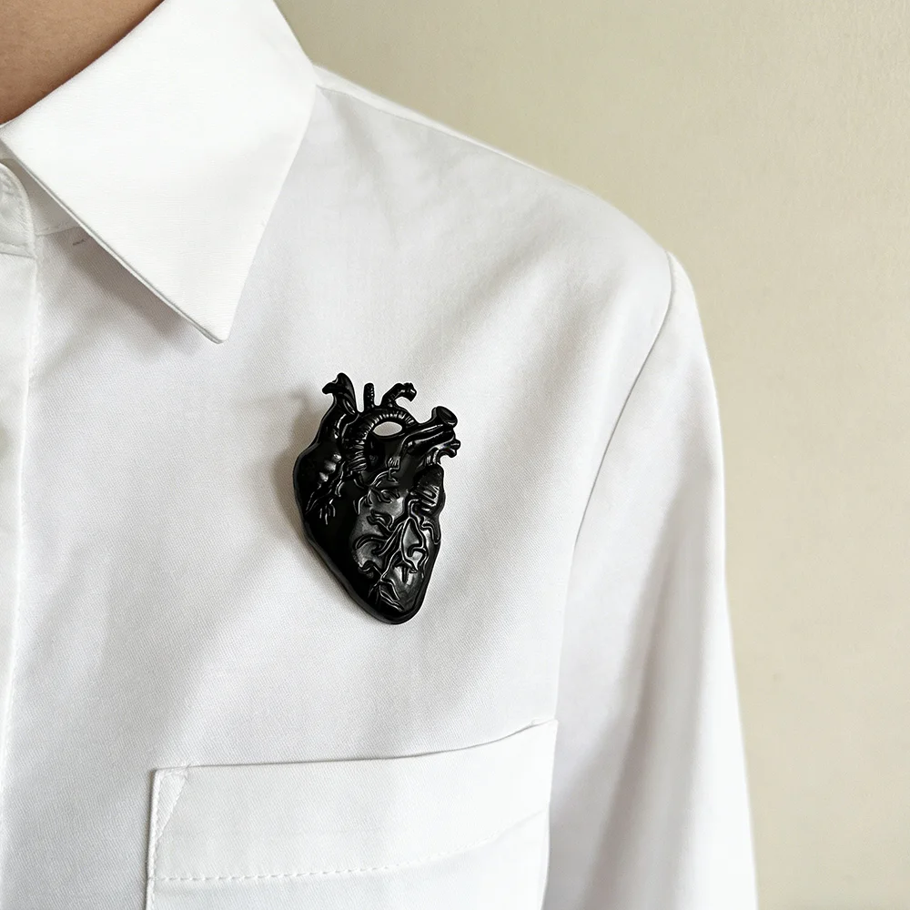 DCARZZ Black Heart Pin Medical Cardiology Enamel Brooch Jewelry for Cardiologist Doctor Nurse Lapel Badge Gifts