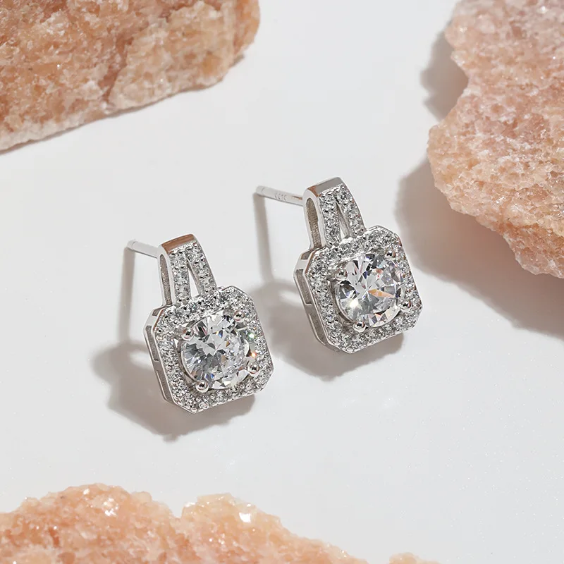 

Классические квадратные серьги-гвоздики для женщин, украшенные микро-кристаллами, блестящие, с цирконием, из меди, изысканные свадебные аксессуары для пирсинга ушей, подарок