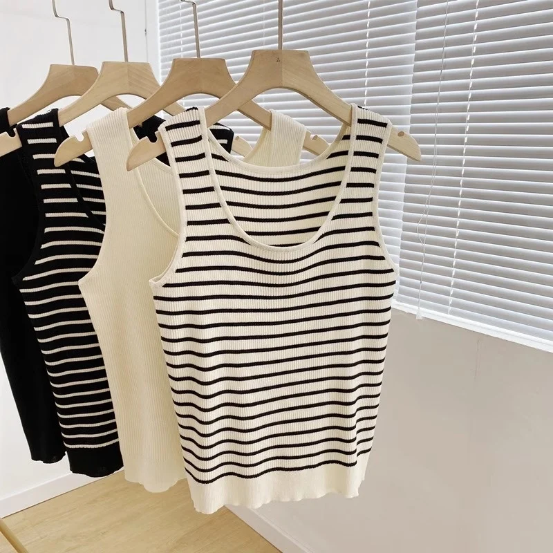 เสื้อกั๊กไหมพรมถักสำหรับผู้หญิงแบบใหม่ แขนกุด คอกลม ลายทาง เสื้อกั๊กไหมพรมถัก เสื้อผู้หญิง เสื้อนอก เสื้อสเวตเตอร์ เสื้อสเวตเตอร์ผู้หญิง Q2211