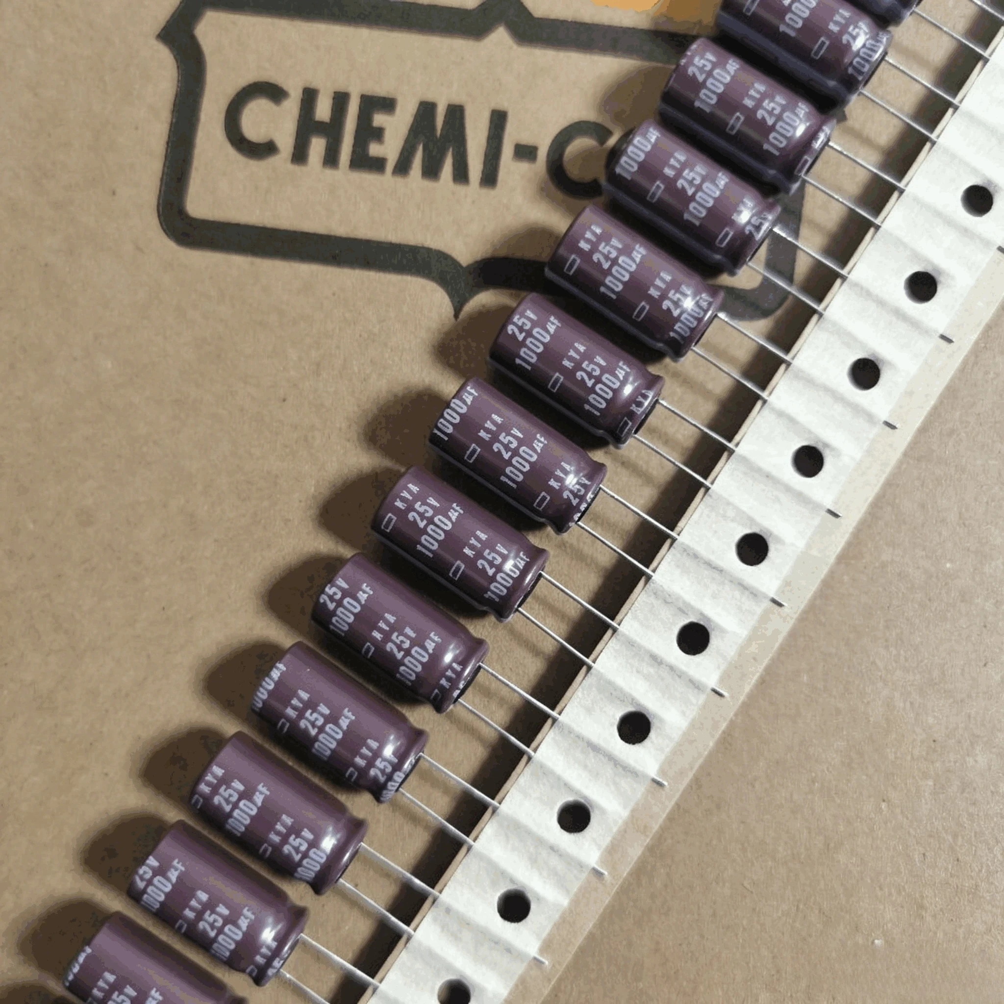 10-50pcs New 25V 1000μF 10x20 KYA NIPPON CHEMI-CON High-Frequency Low-Impedance Electrolytic Capacitor 1000μF 25V Genuine