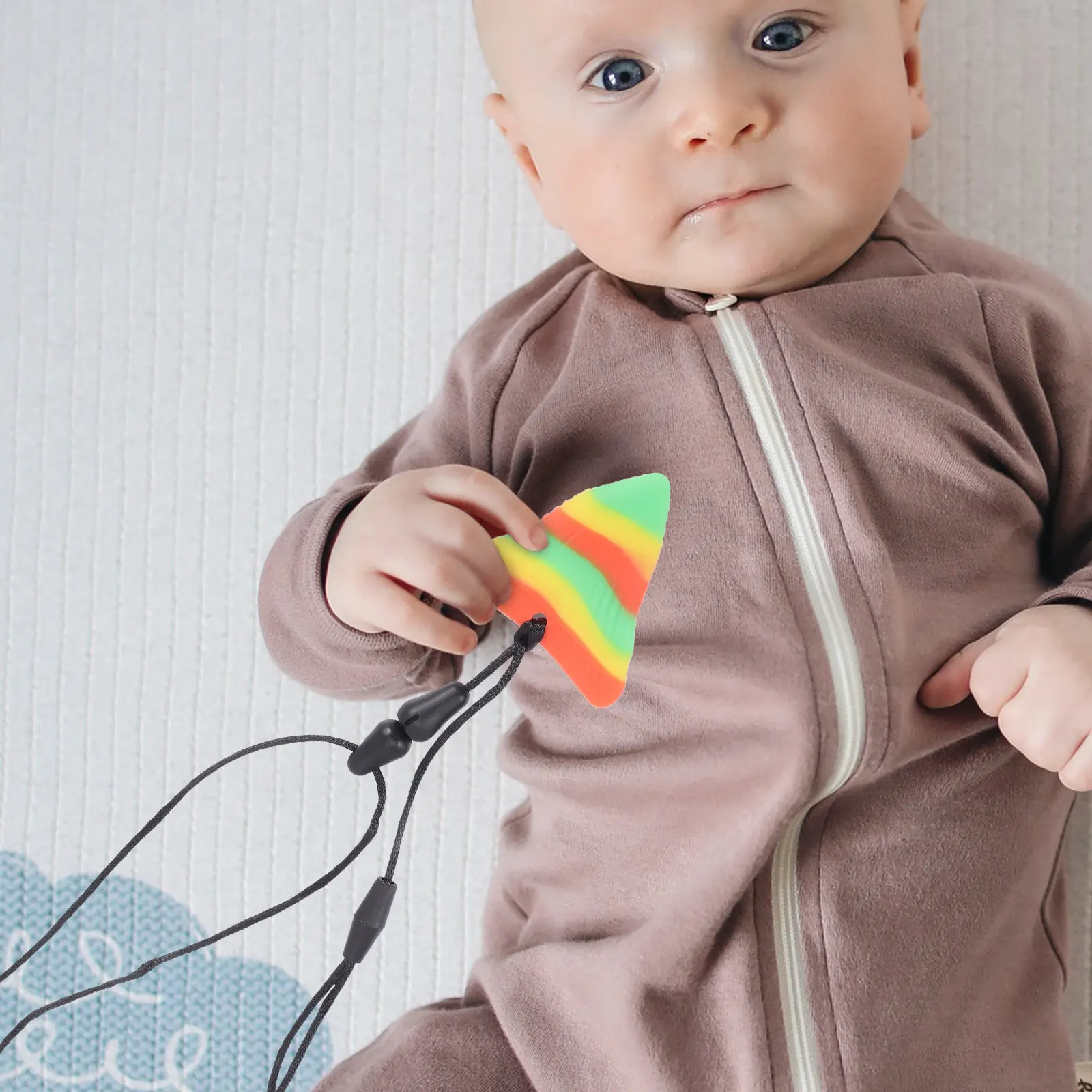 

2 шт. силиконовые прорезыватели-ожерелья в форме акулы для младенцев, для сенсорной стимуляции, успокоения десен и облегчения боли при прорезывании зубов