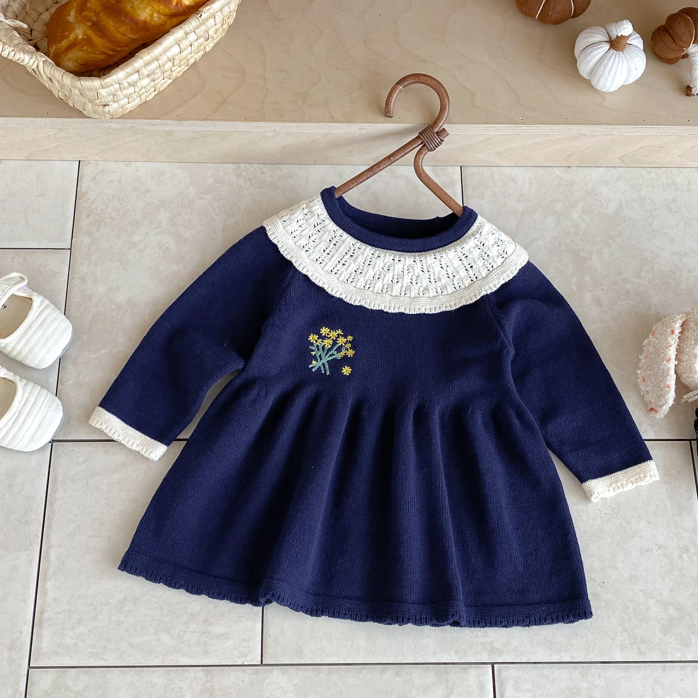 Autumn New Girls Dresses Embroidery Girls Knit Dress  Ruffle Collar Navy Sweater Dress Kids Outfit