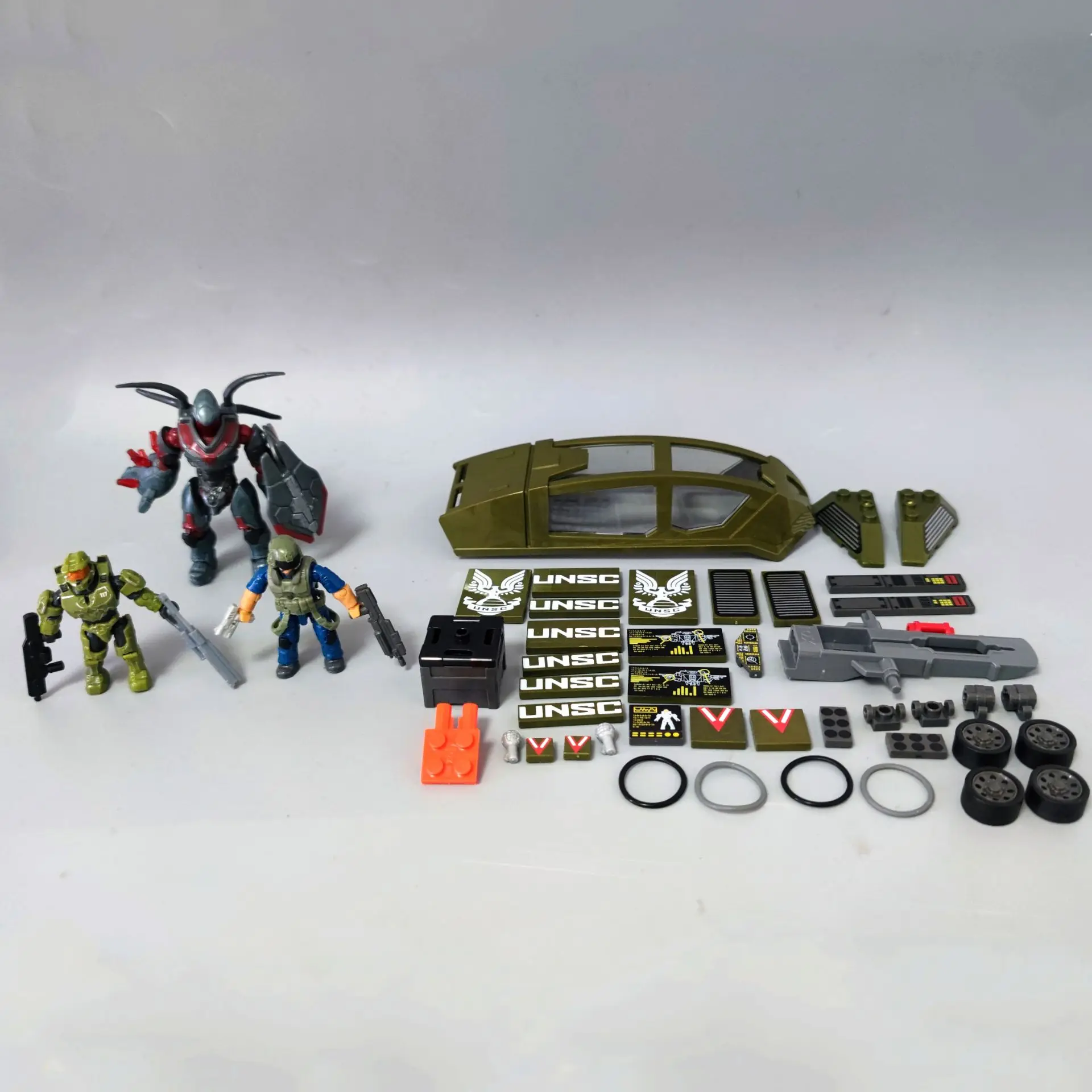 Mega Construx Master Chief Hunter UNSC Pilot 3-pack Loose Mini Action Figure Toy