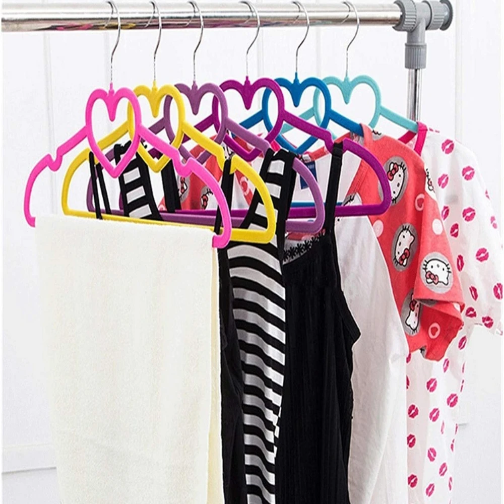 10PCS Clothes Velvet Hanger Durable Hanger ABS Heart Pattern Coat Hanger for Adult Children Clothing Hanging Supplies (Pink)