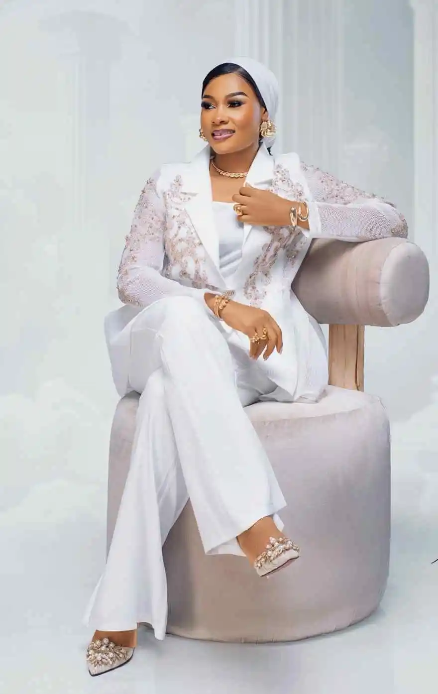 Elegant Beaded Women Suits Dresses Vintage Notche Lapel One Button Applique Blazer Prom Party Suits Customized 2 Pieces Set