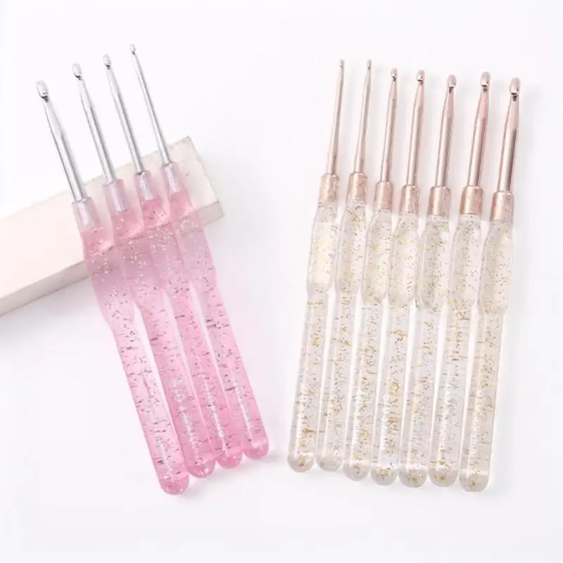 7-teiliges Set aus Aluminium-Häkelnadeln, 2 bis 5 mm, mit farbigen, transparenten Griffen, zum Stricken von Wollwaren, für DIY-Projekte wie Mützen, Schals und Amigurumi-Handarbeiten. – Detail 5