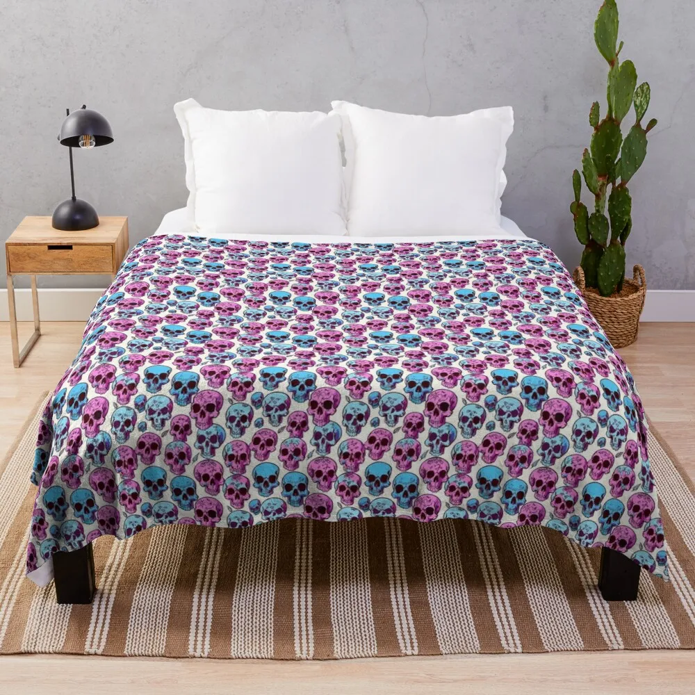 

Pink and Blue Human Skulls Pattern Throw Blanket Beach Stuffeds Blankets