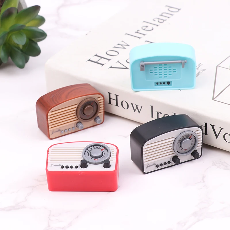 1pc accessori in miniatura per casa delle bambole Retro Radio simulazione decorazione della camera da letto modello giocattoli regalo invernale per la decorazione della casa delle bambole