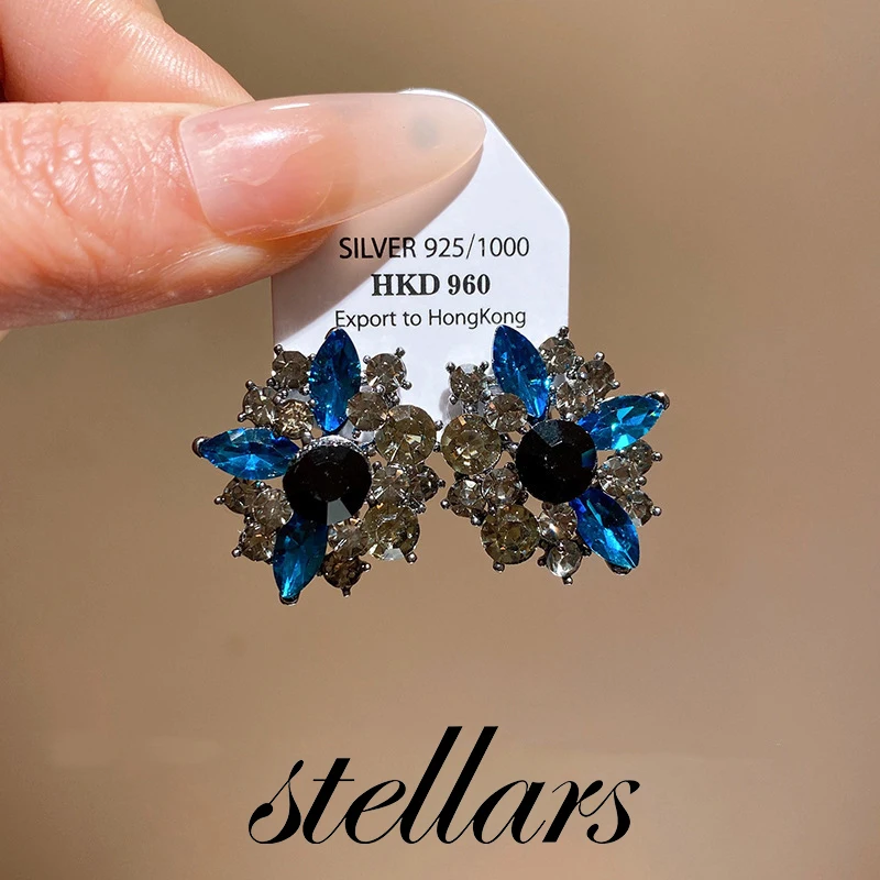 

Vintage Blue & Black Crystal Flower Stud Earrings Silver-Tone Jewelry for Women - Retro Multicolor Rhinestone Design