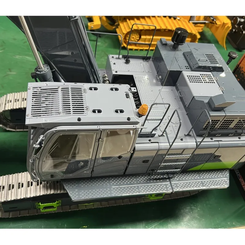 LESU Metal 1/14 DIY RC Hydraulic Excavator Aoue ZX490 Upgraded Remote Control Heavy Digger Model PL18EV Lite Sound Smoke Model