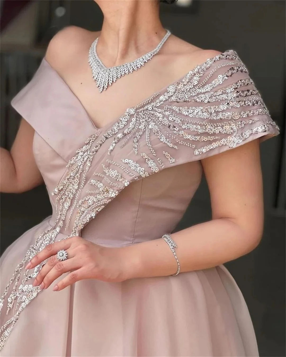 Off the Shoulder Midi Prom Dresses A-Line Organza Women Sequined Short Sleeves Customized Evening Gowns Formal Party Dress image 4
