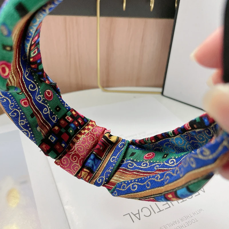 Haarband mit breitem, knoten bedrucktem Stoff im ethnischen Stil für High-End-Mode für Frauen und vielseitiges Farbkontrast-Stirnband – Detail 9