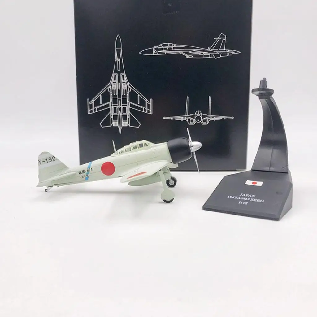 

Модель истребителя в масштабе 1/72 с подставкой для декораций, для детей и взрослых.