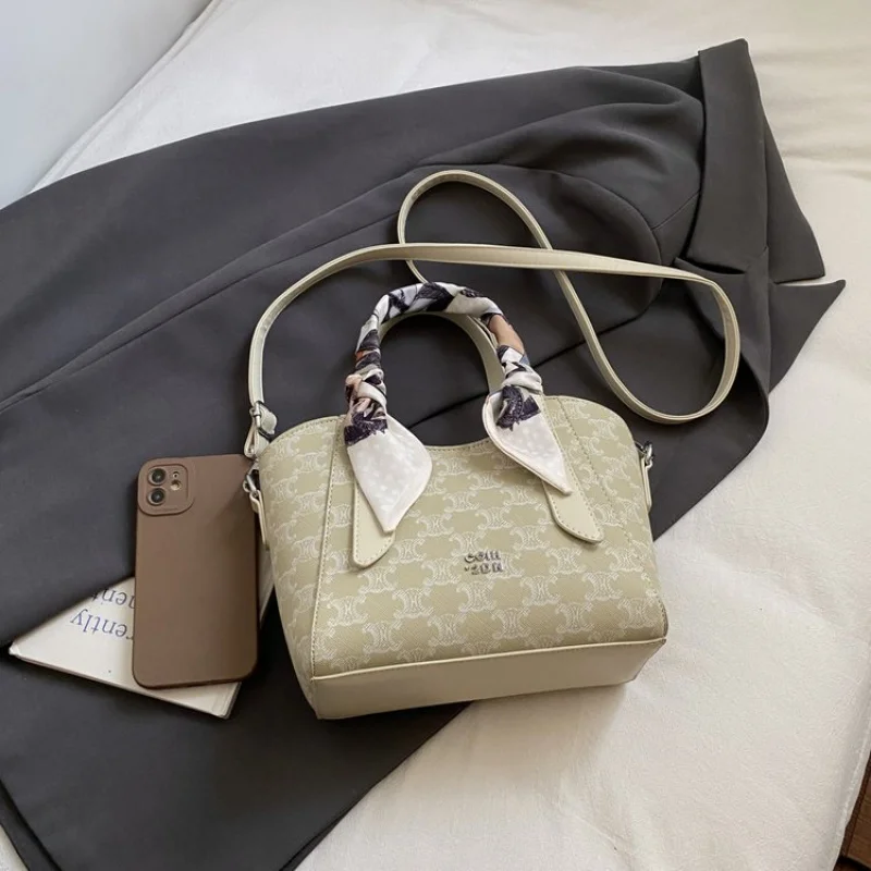 

Chic Stylish Vintage Leather Tote Bag For Business Women Commuter With Large Capacity And Solid Color