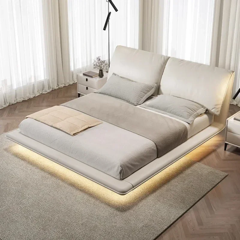 

Modern minimalist leather bed master bedroom, double bed