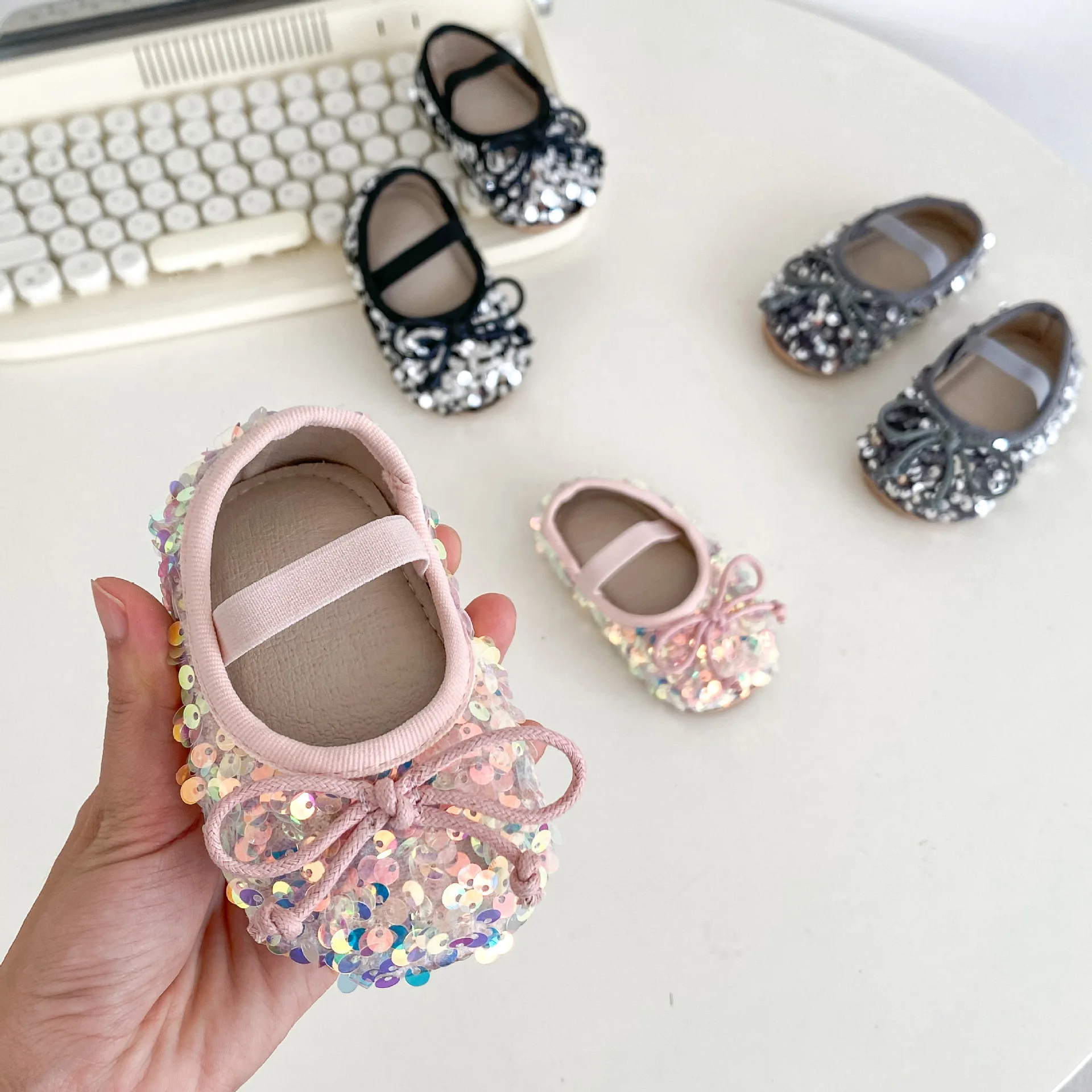 

​​2025 Spring Fall Baby Girl First Walkers Glitter Shiny Shoes Soft Rubber Sole Non-Slip Comfortable 0-18 Months​