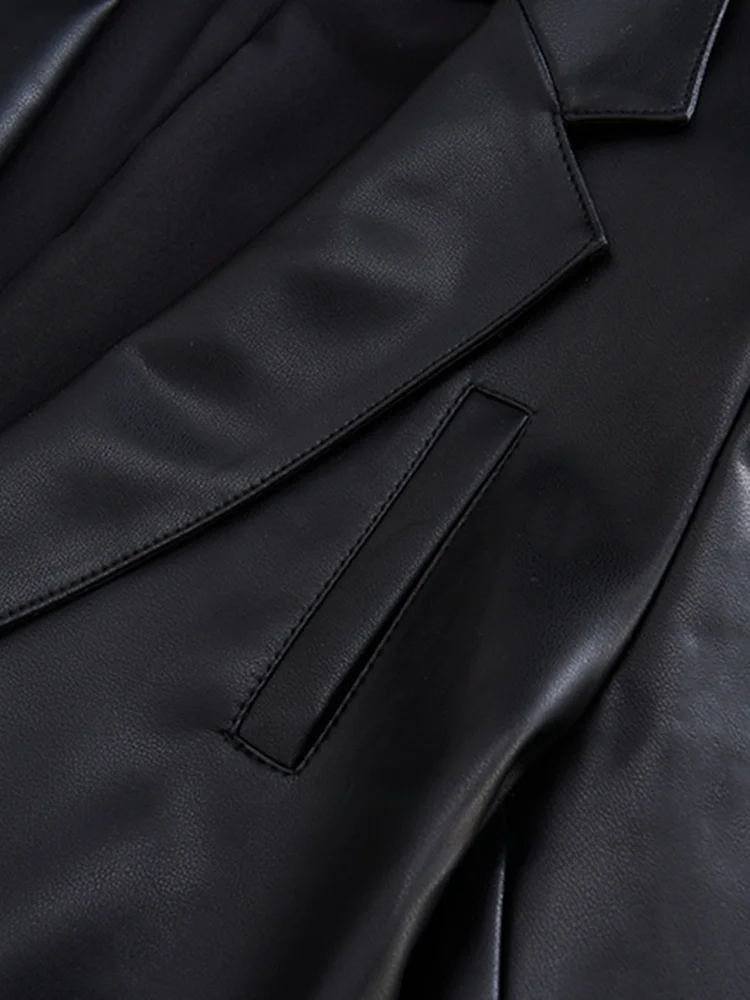 Modna kurtka damska z krótkim rękawem ze skóry PU, wiatroodporna, wodoodporna, w dużych rozmiarach, codzienna, zapinana na guziki, z detalami z materiału.