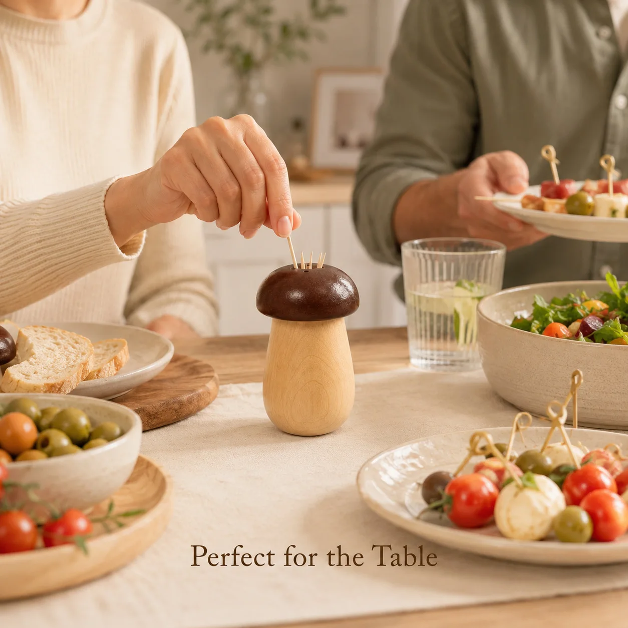 Cute Mushroom Wooden Toothpick Holder Dispenser Natural Walnut Wood Acorn Toothpick Box Kitchen Tabletop Decor Organizer Gift