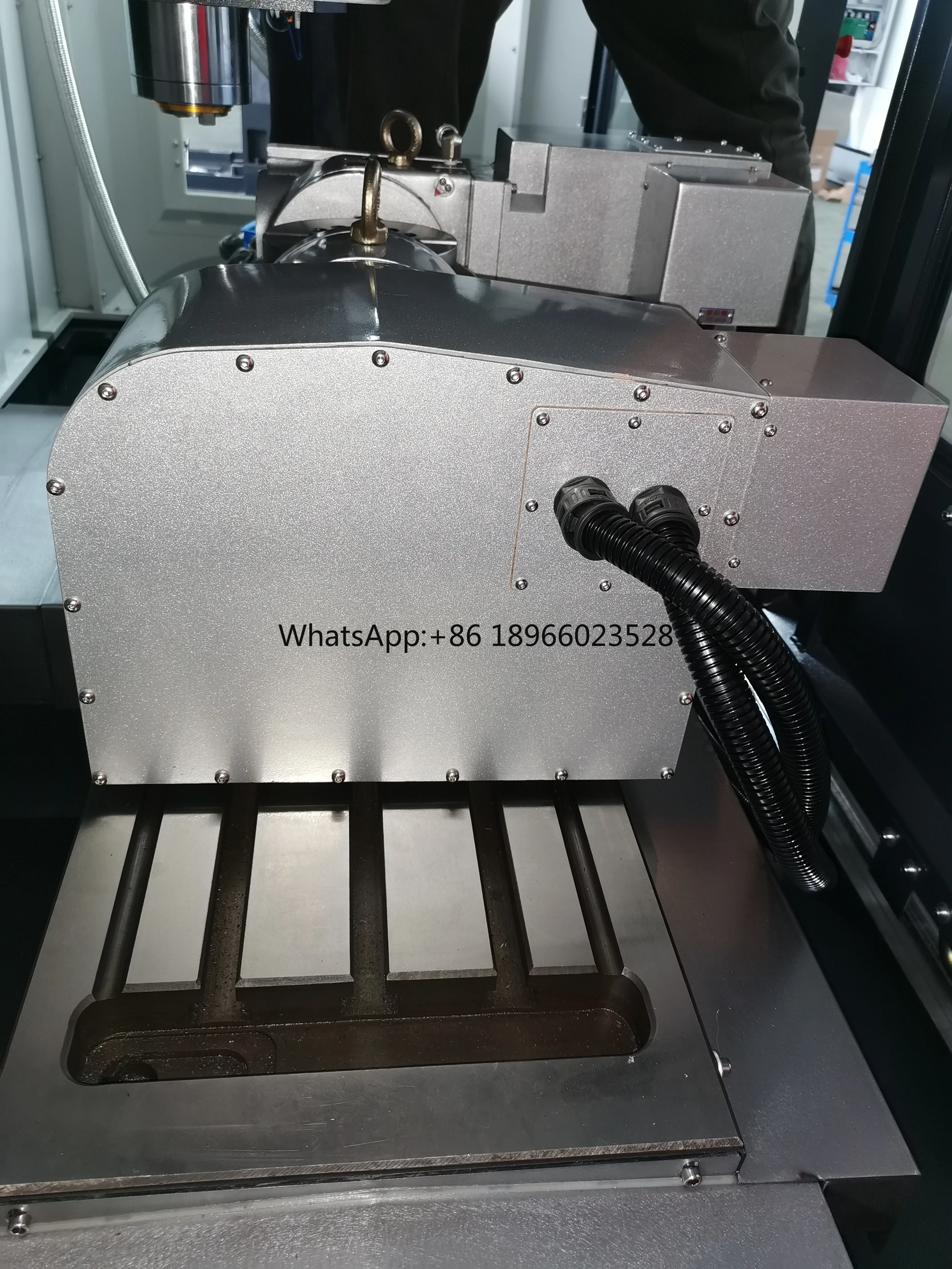 High precision cnc metal milling XK7136C 3 axis auto tool change small cnc milling machine in sale