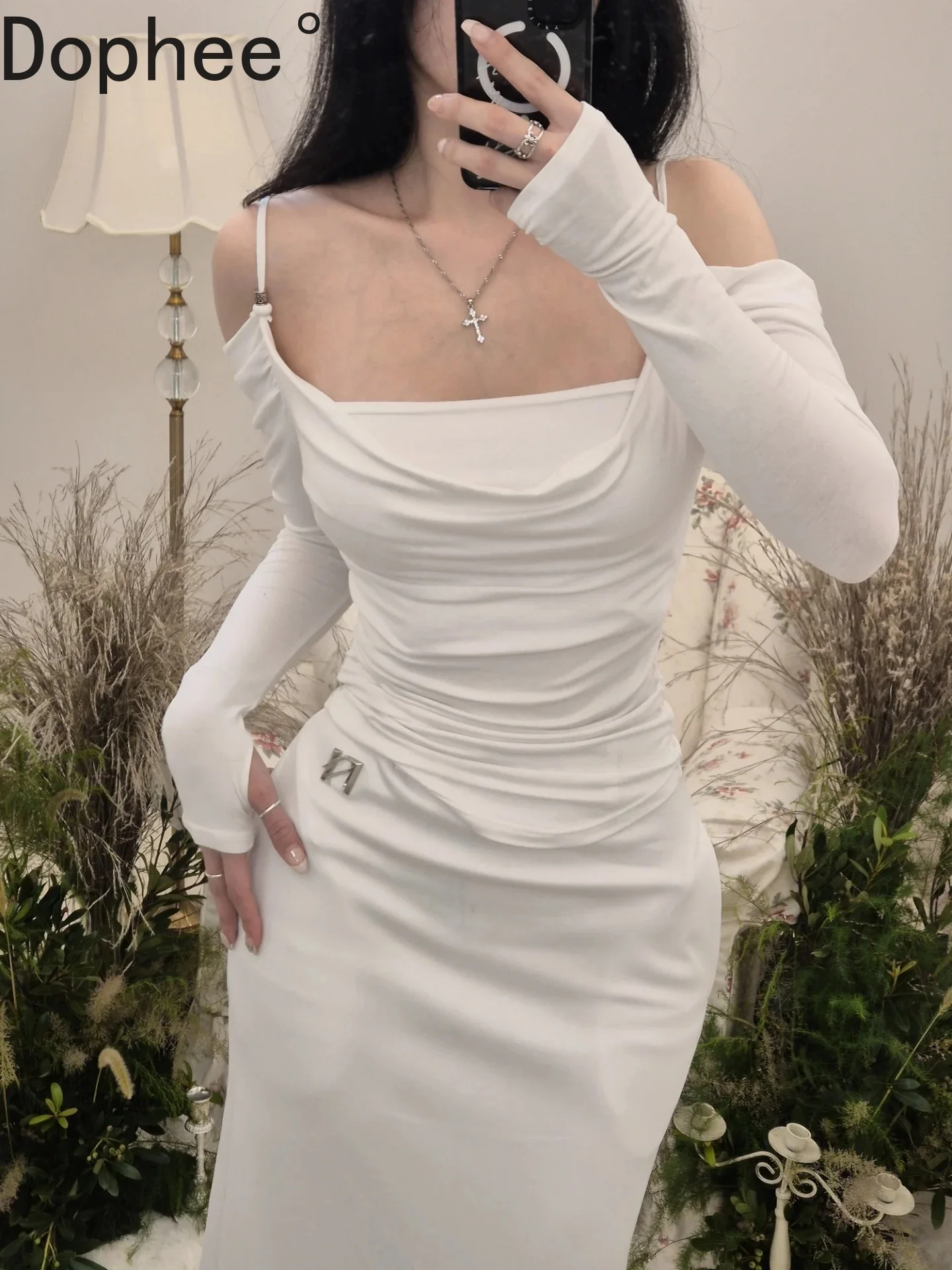 

Корейский новый дизайн, искусственная двухсекционная футболка с длинным рукавом, новинка 2025, осенний пуловер с разрезом на шее, топ, сексуальные элегантные базовые футболки с открытыми плечами