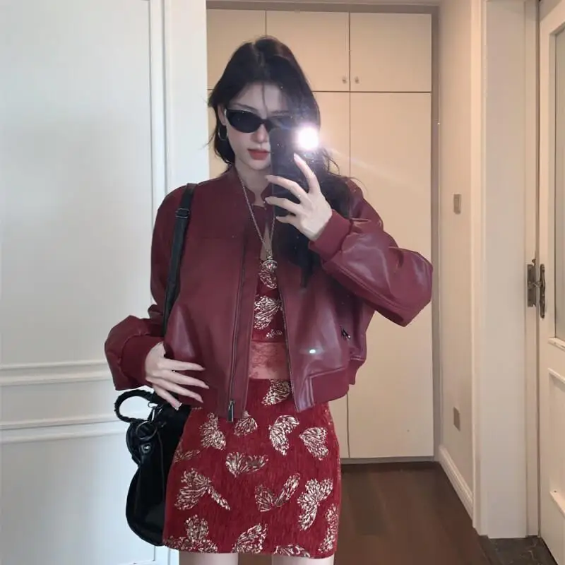 Veste en cuir rouge rétro de style américain pour femme, manteau d'automne et de printemps, nouveau modèle, beau style court, veste de locomotive élégante