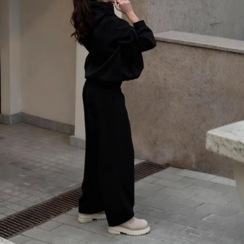 

Новый повседневный женский комплект одежды на весну-осень 2026: свободный кардиган на молнии и брюки