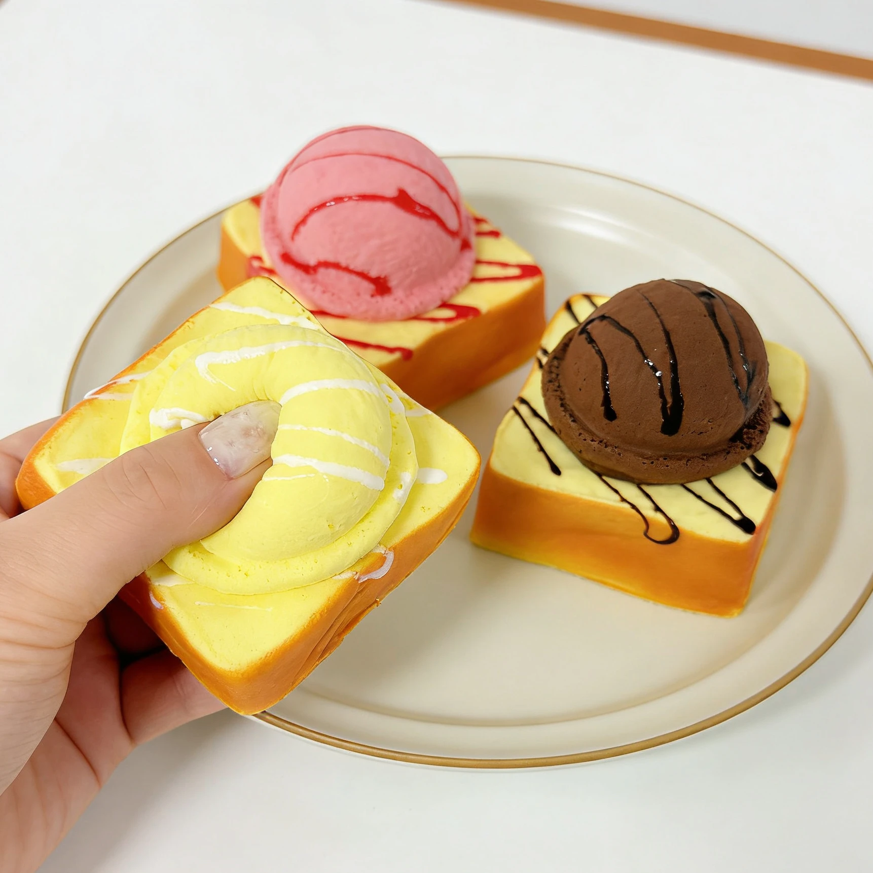 10pcs Squishy Toast Ice Cream Toy Ultra Slow Rebound Stress Relief Bread Dessert for Studio Home Kitchen Movie Setting Prop