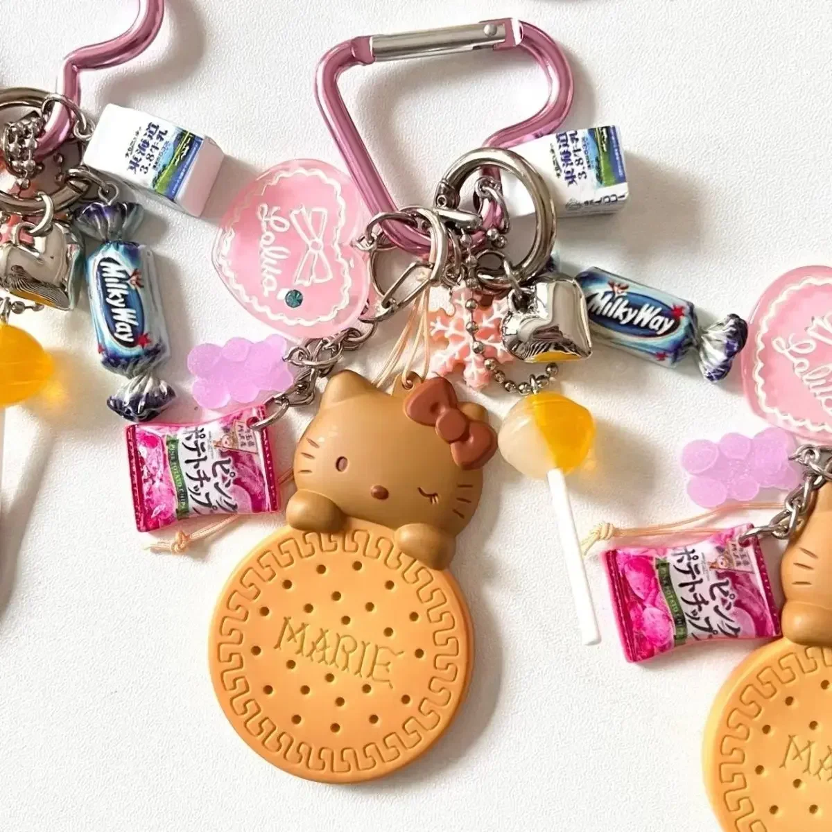 귀여운 Hellokitty 쿠키 크리 에이 티브 키 체인 다중 요소 펜던트 유행 귀여운 소녀 가방 매력 Sanrio 애니메이션 액세서리