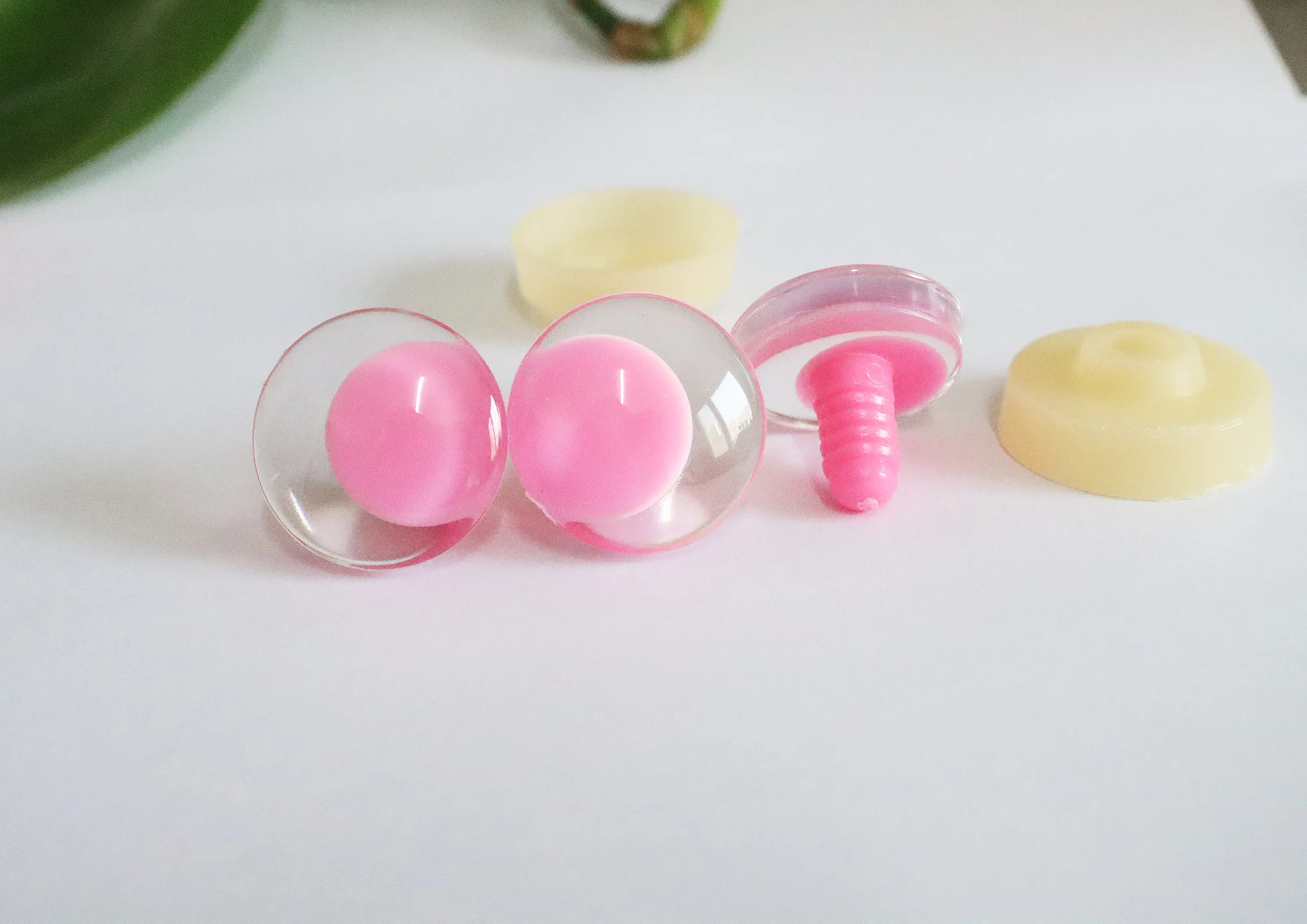 10 Farben gemischte, klare, bunte Sicherheitsaugen, 25mm 30mm, 3D komische runde Glitzer-Spielzeugaugen mit harter Unterlegscheibe und Glitzer – Detail 10