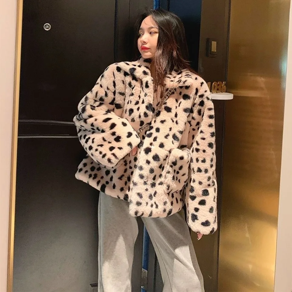 سترة قطيفة من الفرو المزيف على شكل الفهد سترة نسائية شتوية