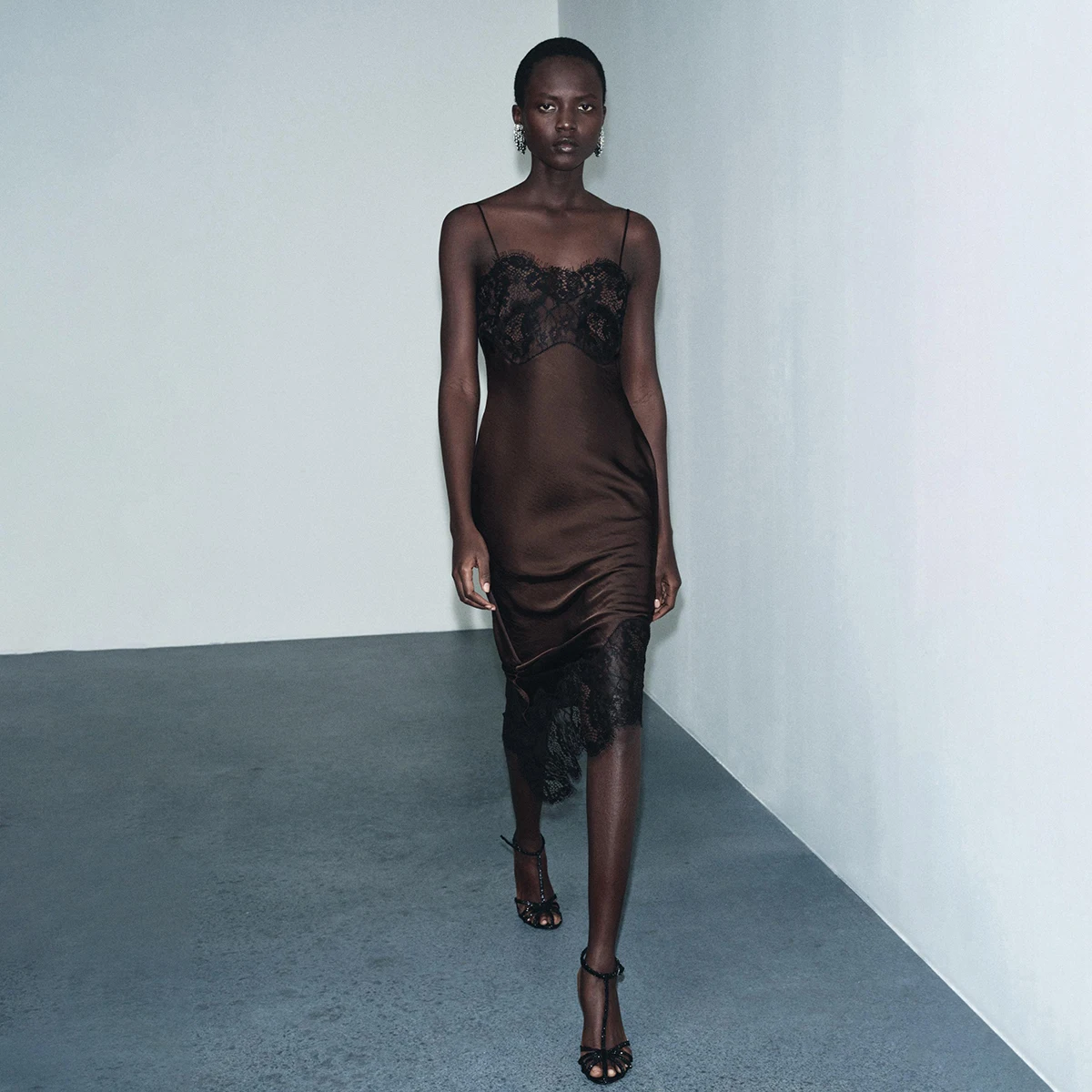 Sukienka damska BJTZ, asymetryczna, koronkowa, satynowa, elegancka, na wiosnę i lato 2026, na wieczorne przyjęcie, koktajl.